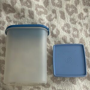Tupperware bundle of 2
